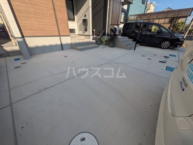 28/30 駐車場