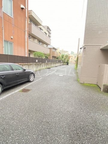 28/30 駐車場