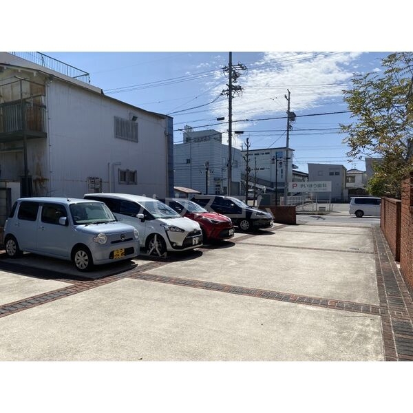 22/30 駐車場