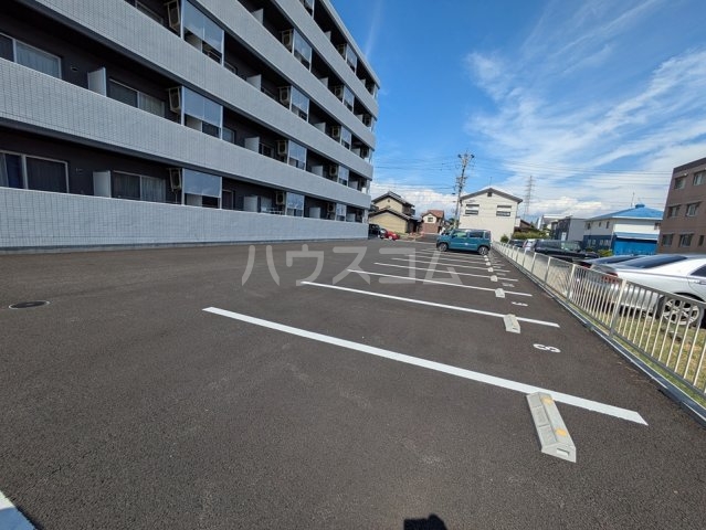 20/22 駐車場