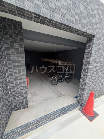 27/30 エントランス