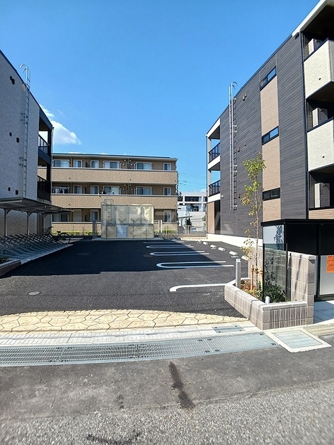 28/30 駐車場