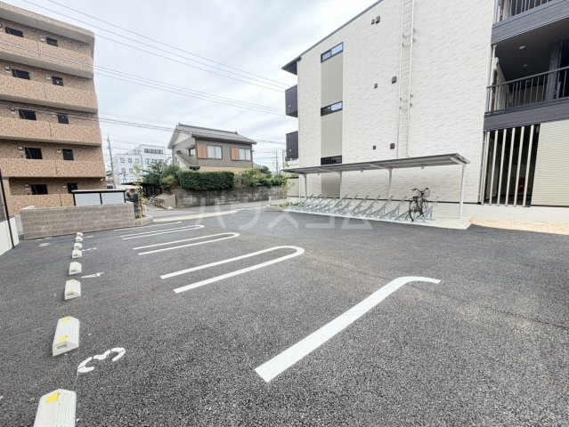 28/30 駐車場