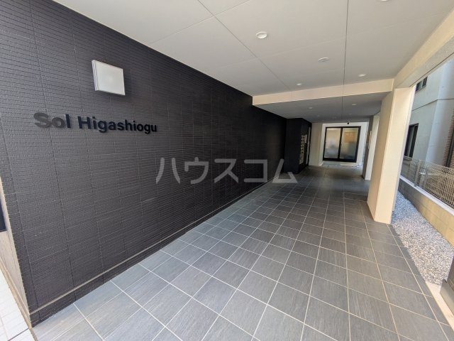 23/30 エントランス