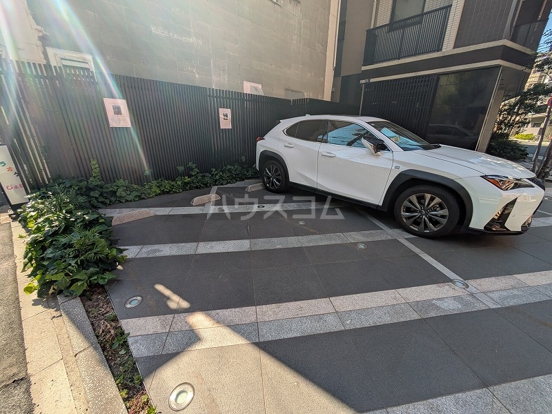 25/27 駐車場