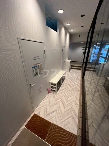 26/30 エントランス