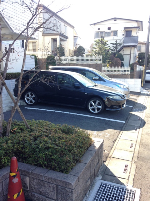 22/28 駐車場