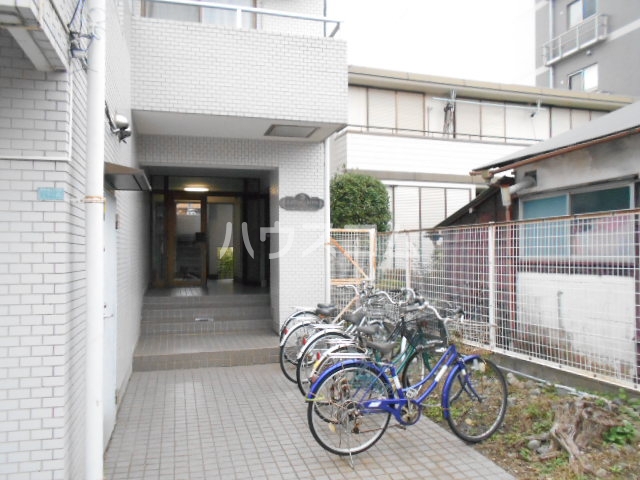 18/24 エントランス