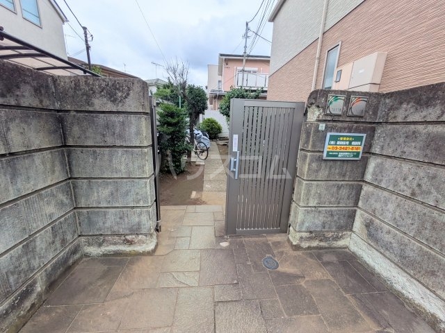 21/26 エントランス