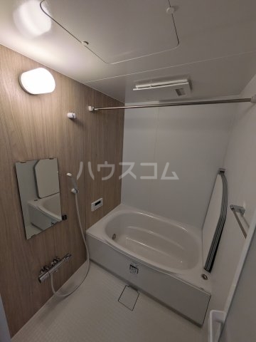 18/25 浴室