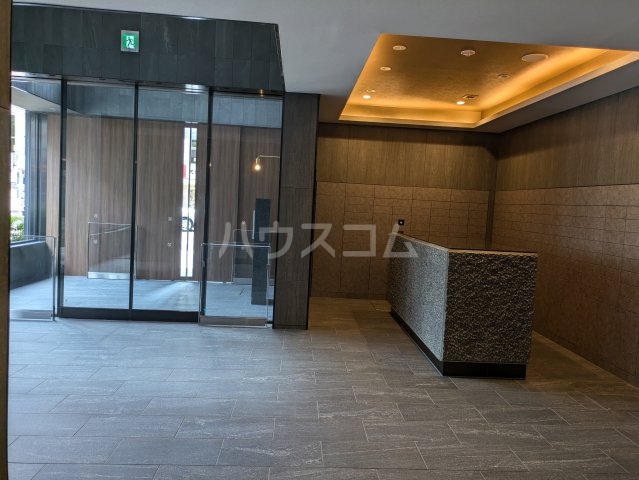 21/25 エントランス