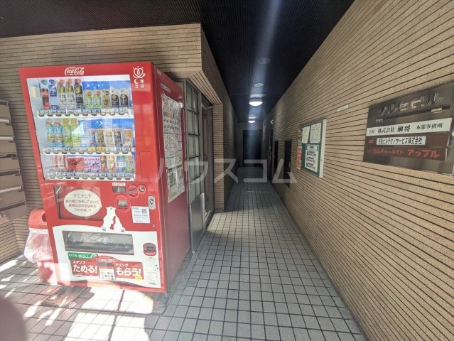 25/30 エントランス