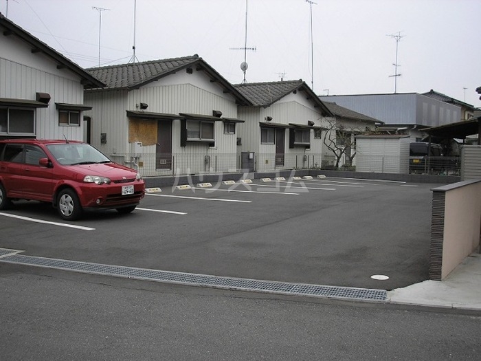 17/17 駐車場