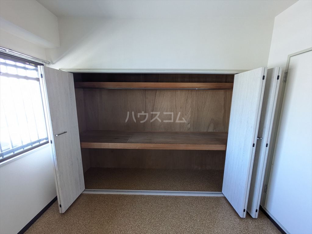 13/30 収納