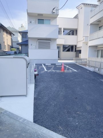 17/27 駐車場