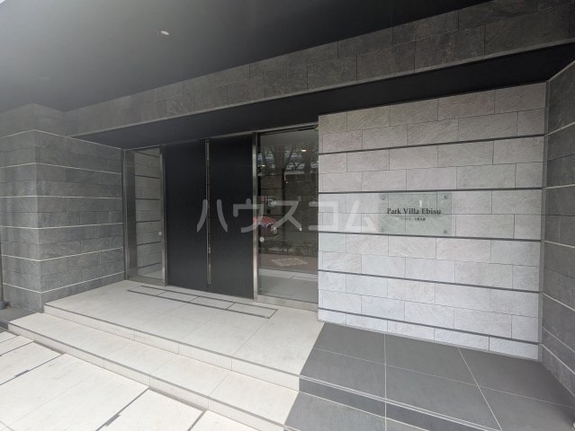 21/28 エントランス