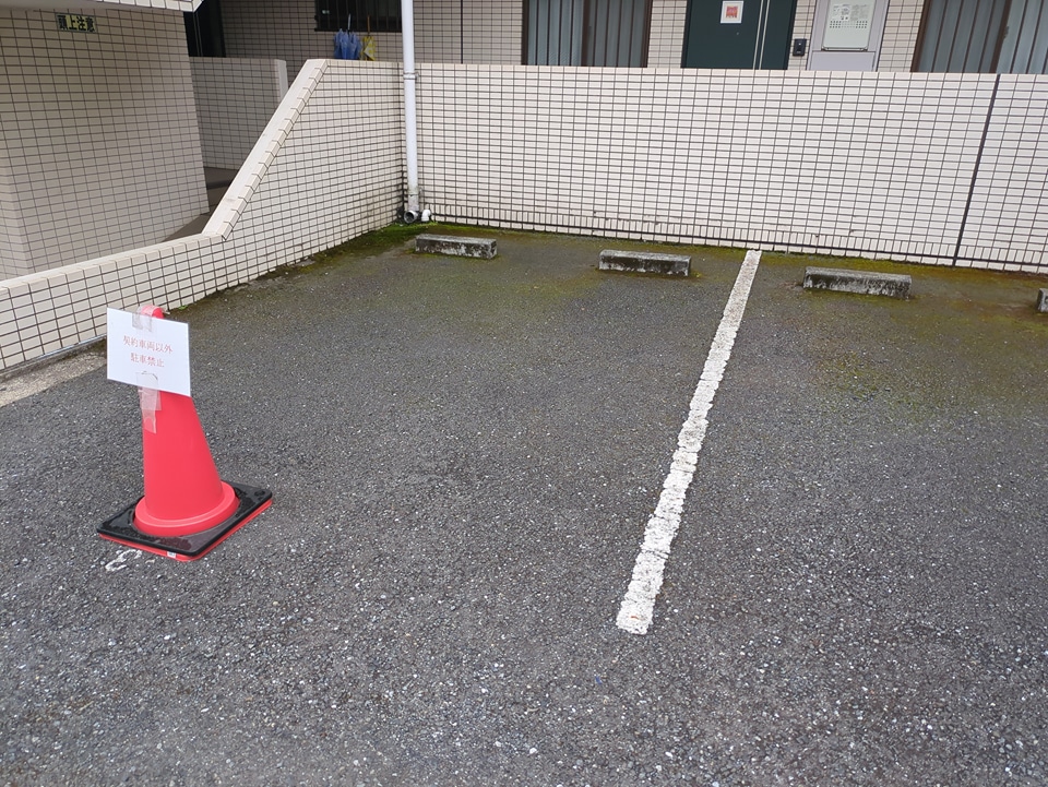 26/30 駐車場