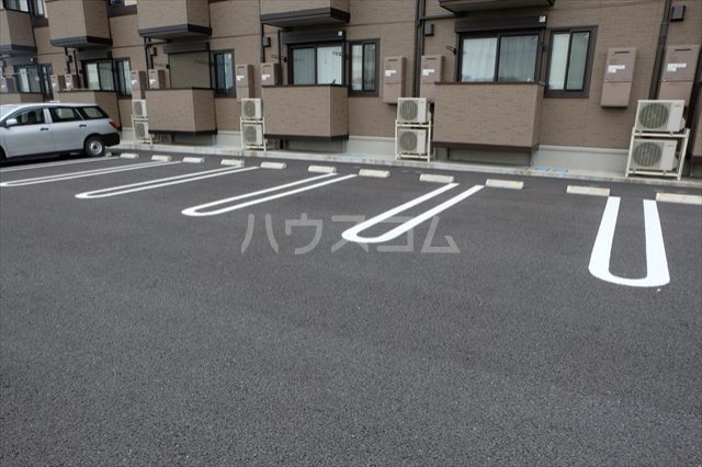 22/27 駐車場
