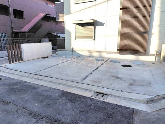 22/30 駐車場