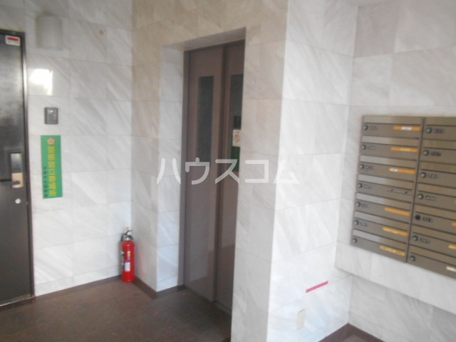 21/30 エントランス