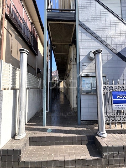 20/30 エントランス