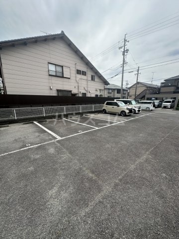 2/5 駐車場