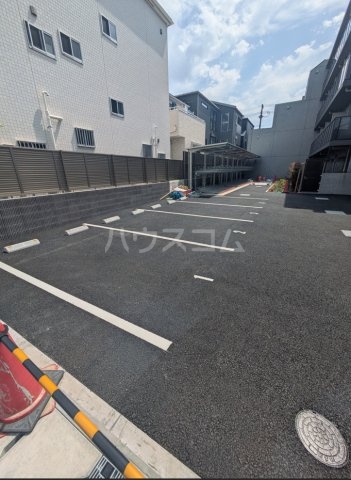 23/30 駐車場