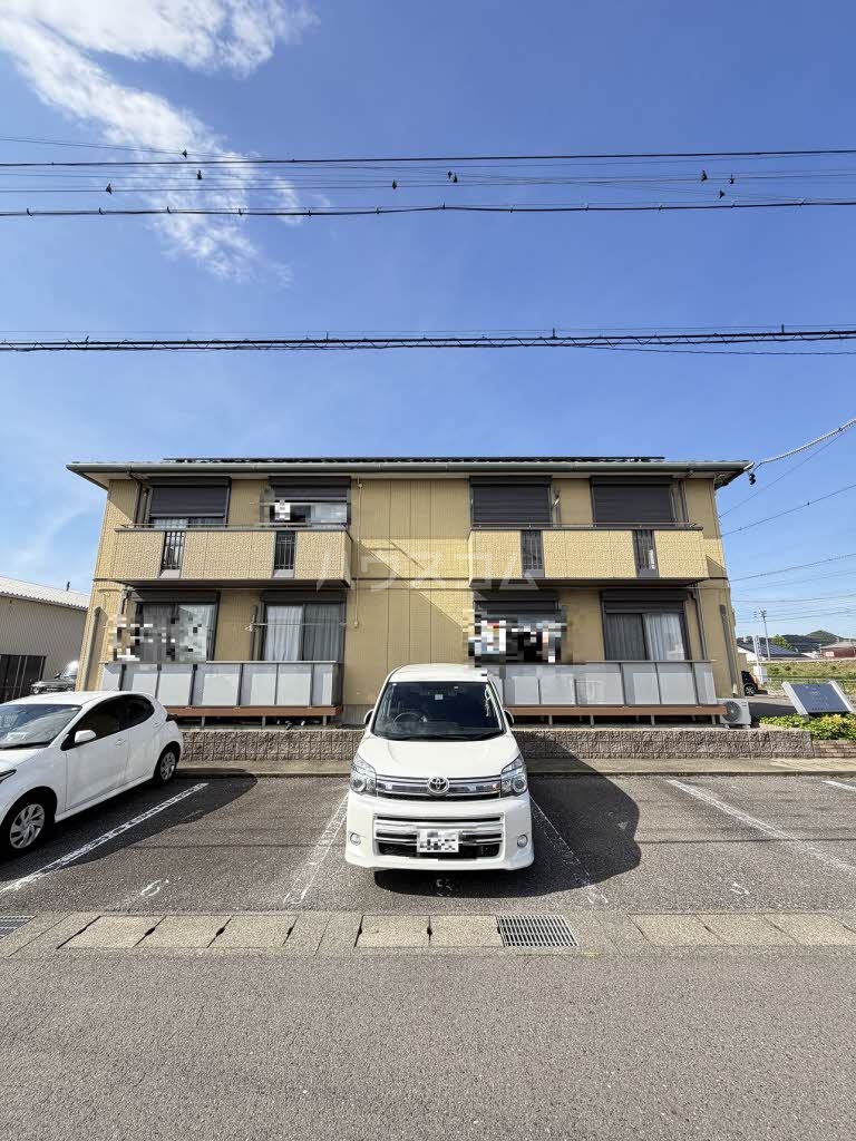 17/17 駐車場