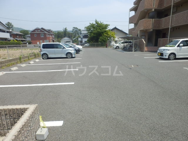 2/4 駐車場