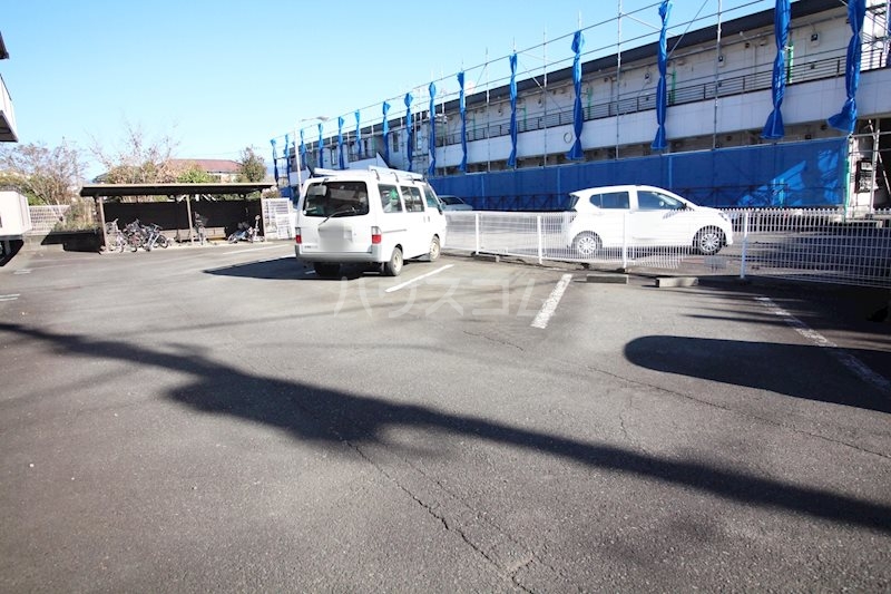 18/23 駐車場