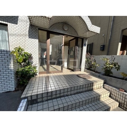3/7 エントランス