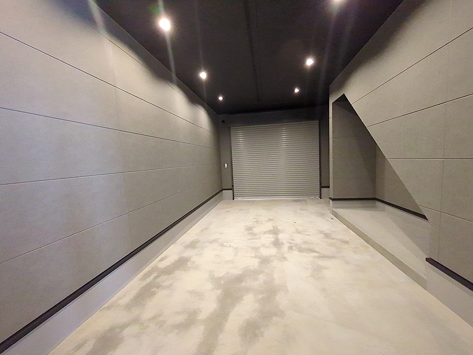 18/21 駐車場
