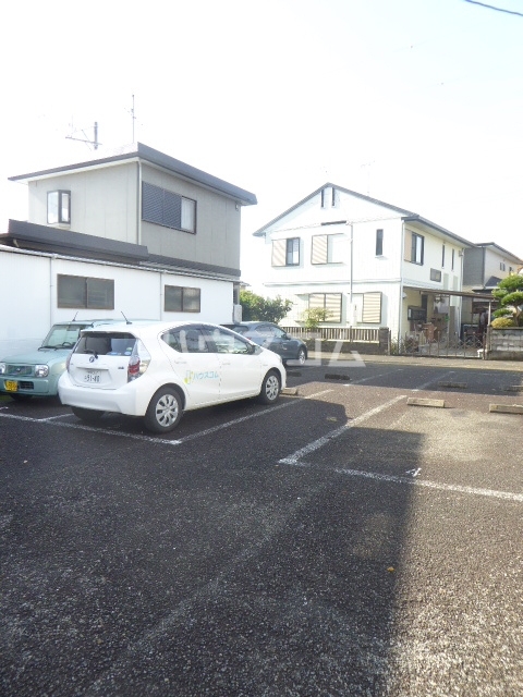 15/15 駐車場