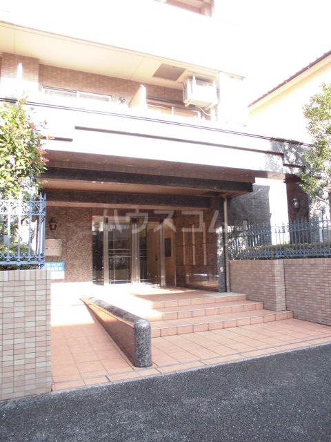 17/27 エントランス