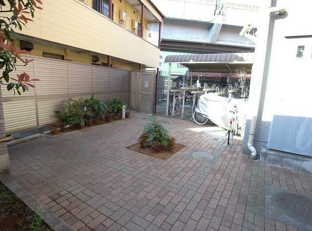 19/29 エントランス