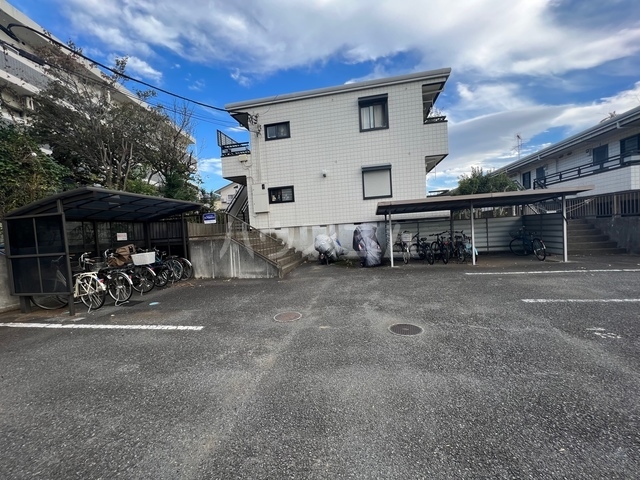 15/23 駐車場