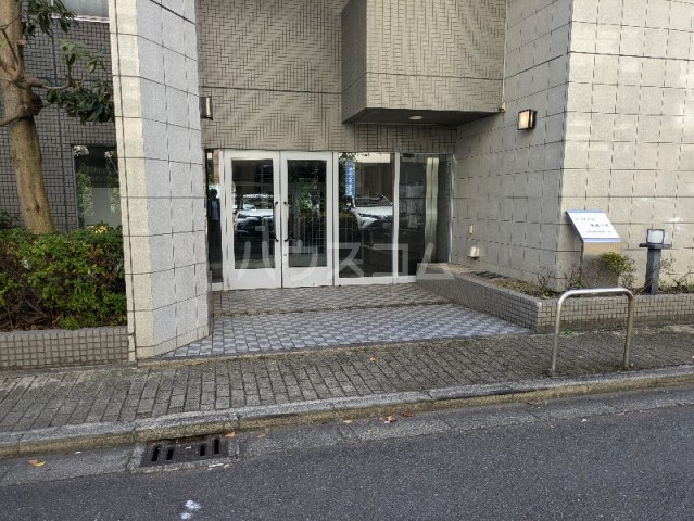 19/20 エントランス