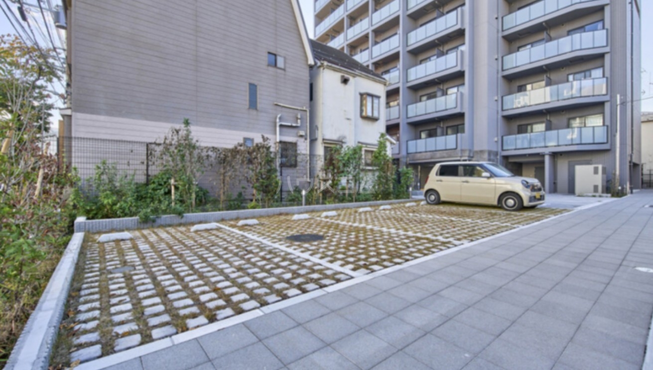 18/26 駐車場