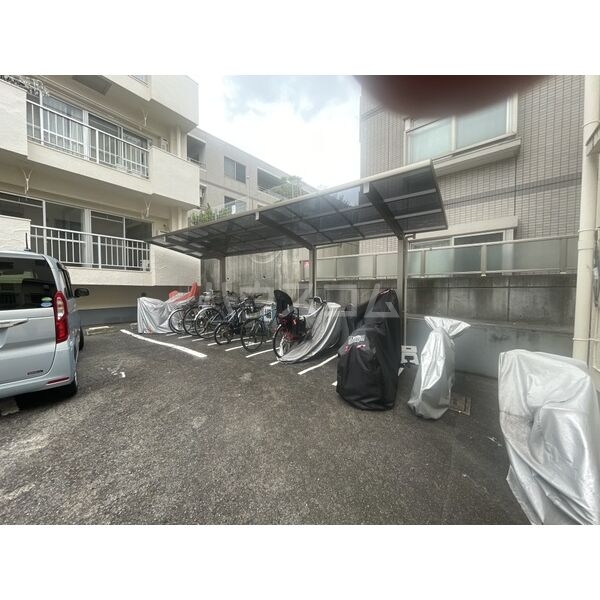 13/20 駐車場
