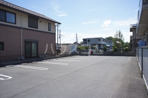 2/3 駐車場