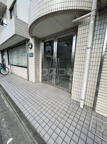 3/10 エントランス