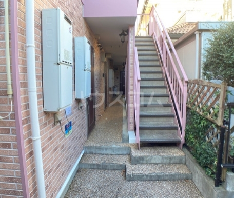 16/25 エントランス