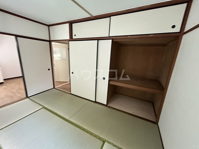 13/30 収納