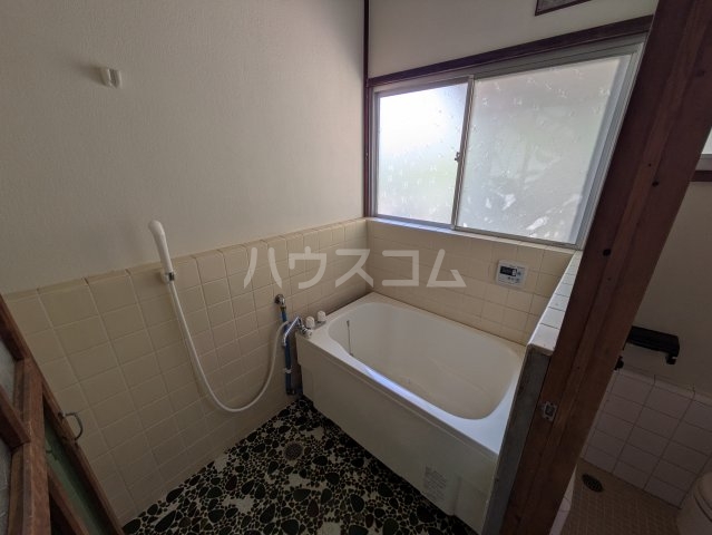13/20 浴室