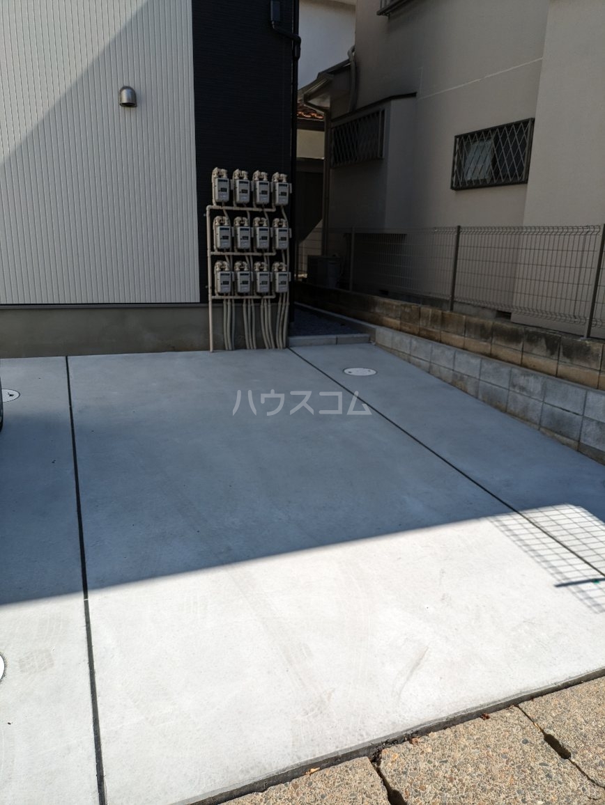 14/21 駐車場
