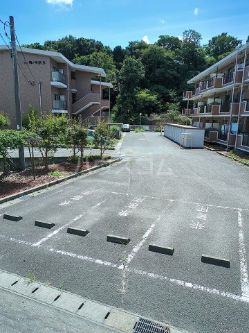 2/4 駐車場