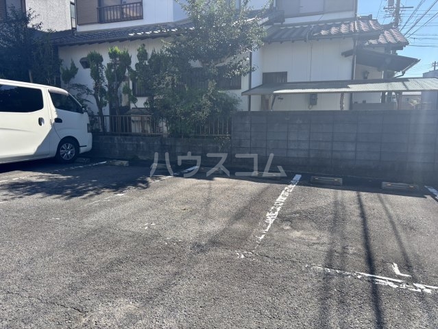 22/23 駐車場