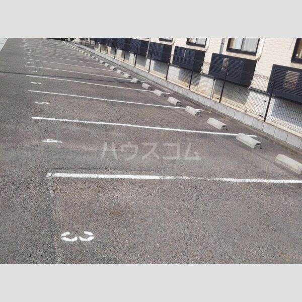 14/21 駐車場