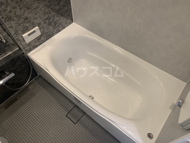 13/30 浴室
