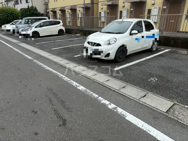 28/30 駐車場